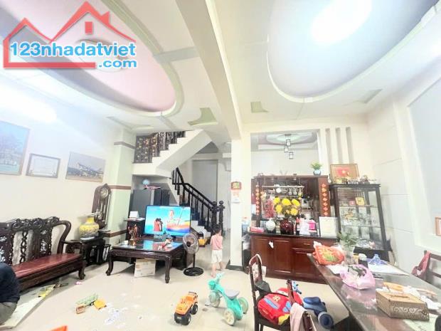 Khu Vip, Ô Tô Vô Nhà, 4 Tầng, 84m2, Ngang 7m, 5Pn, Phạm Văn Bạch Tân Bình, Nhỉnh 12 Tỷ