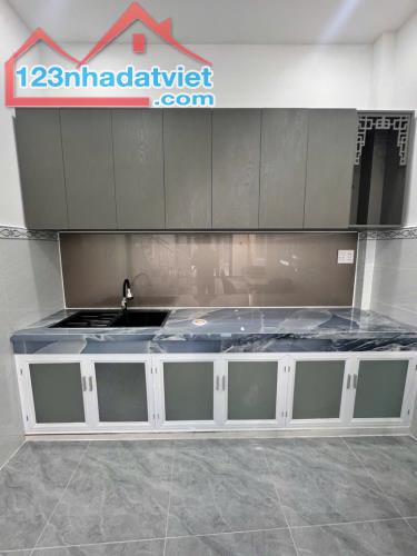 🔥 Nhà đẹp Tân Bình - 40m² - 2 tầng Chỉ hơn 4 tỷ  Sát mặt tiền!  BÁN NHÀ TÂN BÌNH - 5