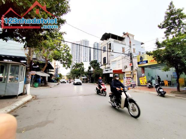 Bán nhà mặt đường 613 Thiên Lôi - Cafe 12h, 120m 3 tầng, vị trí đẹp Giá 18 tỉ - 2