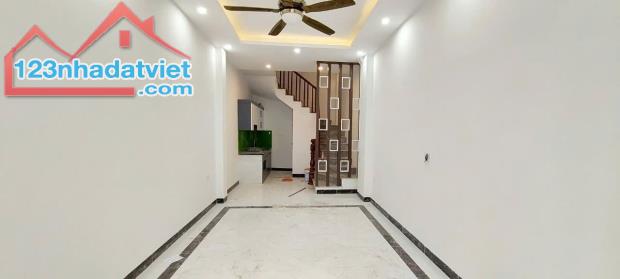 Nhà sát chợ Ngọc Trục – tiện ích ngập tràn 30/32m2 giá hấp dẫn - 1