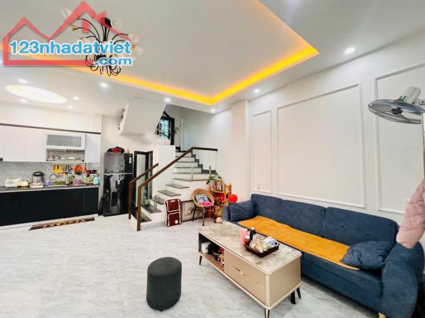 Nhà 3 tầng cực phẩm phố Miếu Hai Xã chỉ việc xách vali về ở - 3