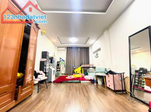 Bán nhà Thịnh Quang, Đống Đa, 42mx5t, mặt ngõ kinh doanh, gần phố, gần ô tô. - 1