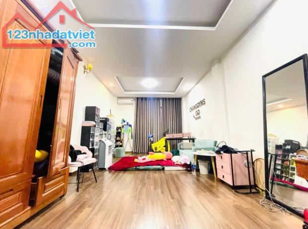 Bán nhà Thịnh Quang, Đống Đa, 42mx5t, mặt ngõ kinh doanh, gần phố, gần ô tô. - 2