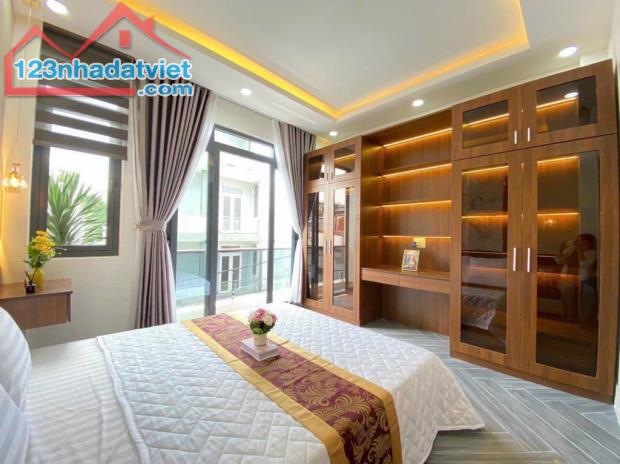 Bán nhà Lạc Long Quân - Mới tinh 5 tầng - Mặt tiền ngạo nghễ - Full nội thất - 2
