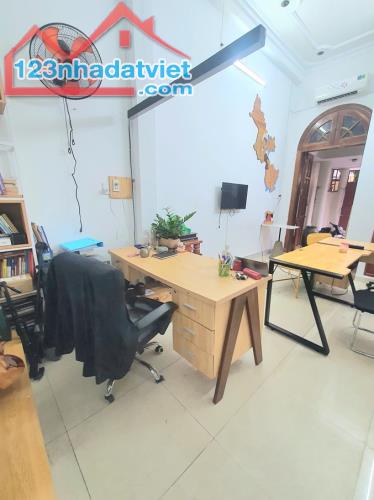 Cho thuê mặt bằng trệt làm văn phòng, shop online giá 12tr - 2