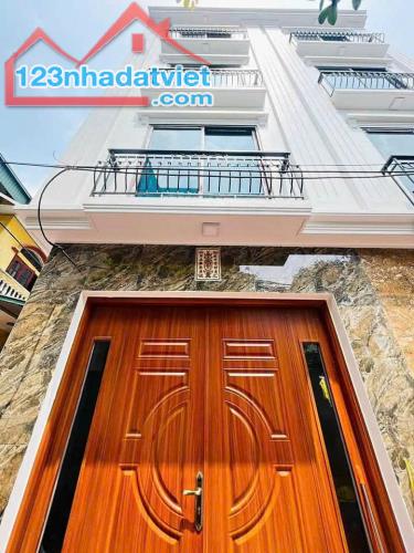 Siêu phẩm ! 10M ra đường ô tô tránh có nhà lô góc 5 tầng - 34m - 4pn gần Trịnh