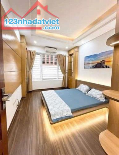 Siêu phẩm ! 10M ra đường ô tô tránh có nhà lô góc 5 tầng - 34m - 4pn gần Trịnh - 2