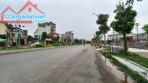 Siêu đẹp,bánđất phân lô Ngọc Thụy vỉa hè 2 bên 3m,dt 80m²,Mt 6m,KD đỉnh,ôtô tránh,hơn 17tỷ