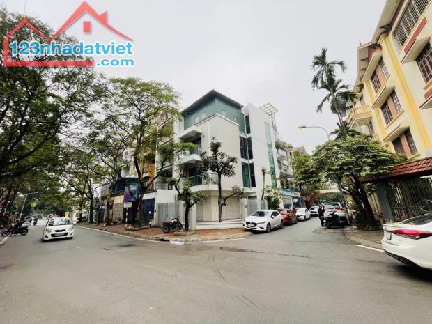 Lô góc Mặt Phố Văn quán 134m 4t,2 mặt Đường xe buýt tránh, ở, KD VP đỉnh
