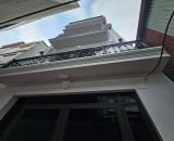 Hoàng Quốc Việt 45m2 - 6 Tầng  CÒN MỚI ĐẸP 6 NGỦ - PHỐ VIP GẦN OTO TRÁNH  -  11.5 tỷ
