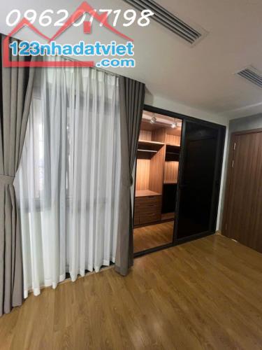 Cho thuê căn duplex 2601 tòa vip Petrowaco 97 - 99 Láng Hạ tặng nội thất sang trọng 5* - 2