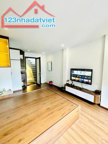 Minh Khai, 42m2, Nhỉnh 5,5 tỷ,  Ngõ ba gác tránh, Rất gần Ô tô, sổ nở hậu, Dân Xây Ở Luôn. - 2