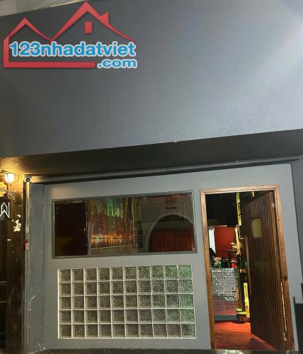 CHO THUÊ LẦU 1 HOẶC LẦU 2 KINH DOANH ĐƯỜNG TÔN THẤT TÙNG - QUẬN 1 - TP HỒ CHÍ MINH - 3