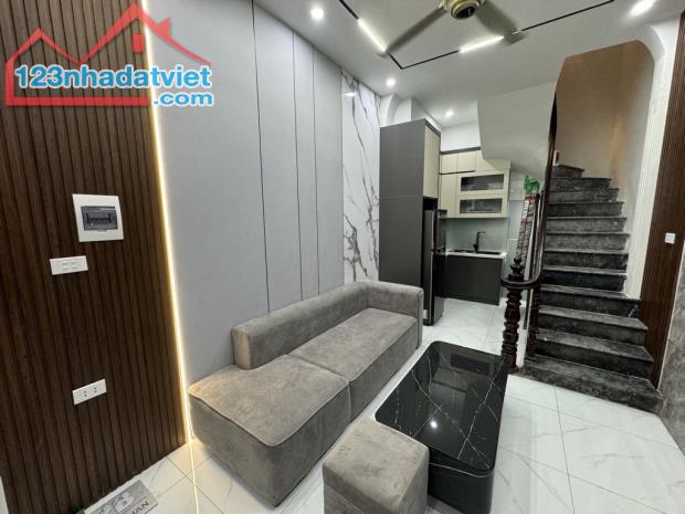 Nhỉnh 4 Tỷ - Nhà Đẹp- Gần phố- Cách Ô Tô Tránh 15m- 22m2- 4 Tầng - 2