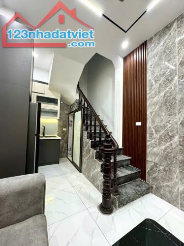 Nhỉnh 4 Tỷ - Nhà Đẹp- Gần phố- Cách Ô Tô Tránh 15m- 22m2- 4 Tầng - 4