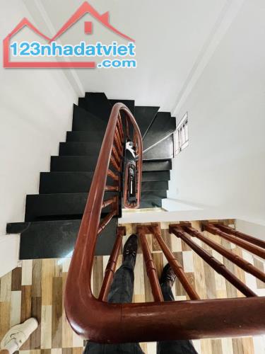 bán nhà đại mỗ 40,5 m2 5 tầng giá 6 tỷ