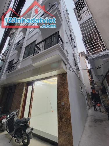 Bán nhà phố Vĩnh Hưng Hoàng Mai Dt 45m x 5 tầng Xây Mới lô góc 20m ra mặt phố vf3 vào nhà