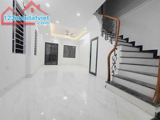 Bán nhà phố Vĩnh Hưng Hoàng Mai Dt 45m x 5 tầng Xây Mới lô góc 20m ra mặt phố vf3 vào nhà - 1