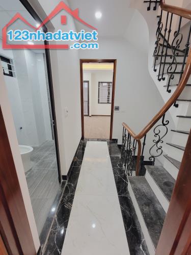 Bán nhà phố Vĩnh Hưng Hoàng Mai Dt 45m x 5 tầng Xây Mới lô góc 20m ra mặt phố vf3 vào nhà - 3