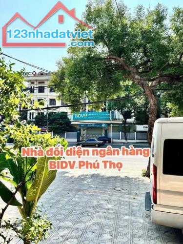 **CHÍNH CHỦ CẦN BÁN GẤP CĂN NHÀ VÀ ĐẤT tại Đại lộ Hùng Vương, P. Tiên Cát, TP. Việt Trì, - 2