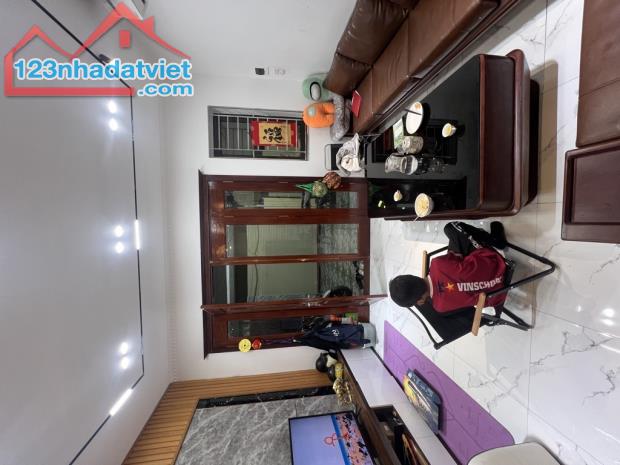 BÁN NHÀ ÔTÔ ĐỖ CỬA, NGÕ NÔNG, PHỐ TÂN THỤY, LONG BIÊN. 30M².  5TẦNG.  MT: 4,7M - 1