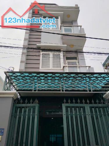 Bán nhà 1 trệt 2 lầu hẻm xe hơi, 1 sẹc Lò Lu Q9 giá 5,2 tỷ