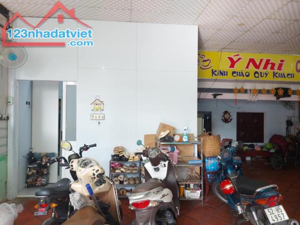 BÁN ĐẤT TẶNG NHÀ, HẺM THÔNG XE HƠI ĐỔ CỬA, GẦN ĐH CẢNH SÁT, 11x16; CHỈ 12 TỶ.