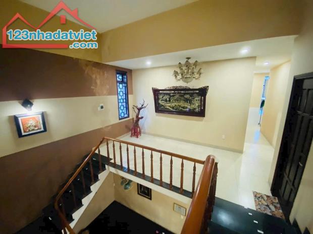 Nhà mặt tiền kinh doanh Ngô Quyền, Sơn Trà, 150m2,3 tầng, Nội thất Gỗ,giá Chỉ 10,9 tỷ