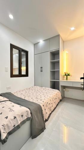 TT B4 Nghĩa Tân - Ô tô đỗ cửa - Nhà đẹp lung linh - 4,65 tỷ. - 3