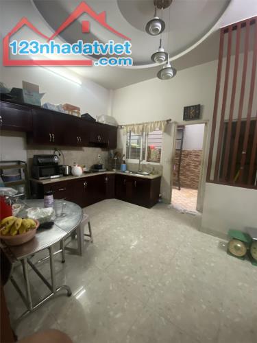 **Bán nhà đường Cách Mạng Tháng 8, phường 5 Tân Bình (4*14) - 3 tầng - 3