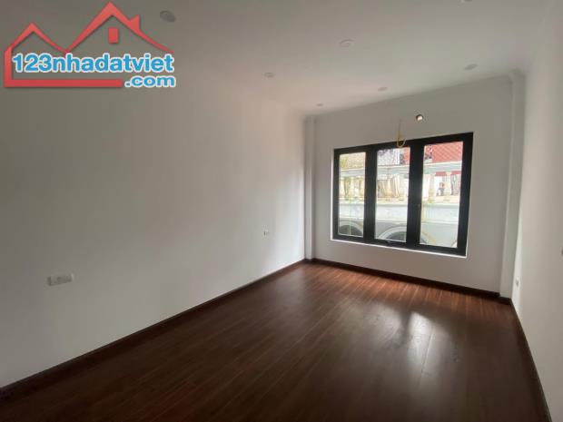 BÁN NHÀ 7 TẦNG MỚI XÂY - ĐỘI CẤN, BA ĐÌNH - DIỆN TÍCH 35M² - Ô TÔ CẠNH NHÀ - GIÁ 8.58 TỶ - 5