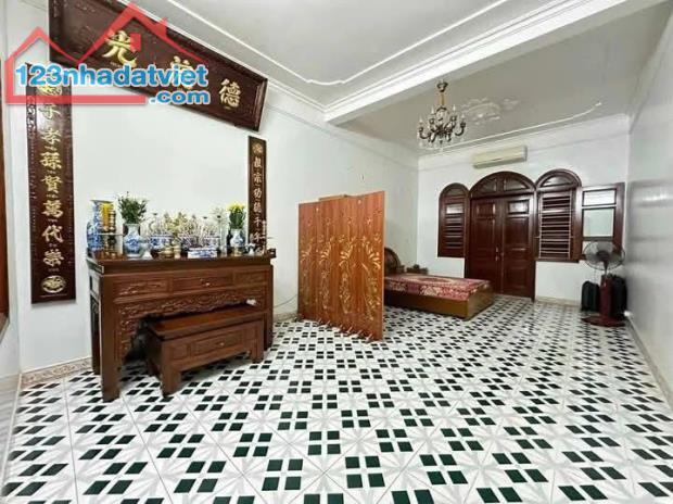 Bán nhà Trần Nguyên Hãn ,p Trần Nguyên Hãn, Lê Chân .5,8 tỷ,3 tầng, 55 m. - 5