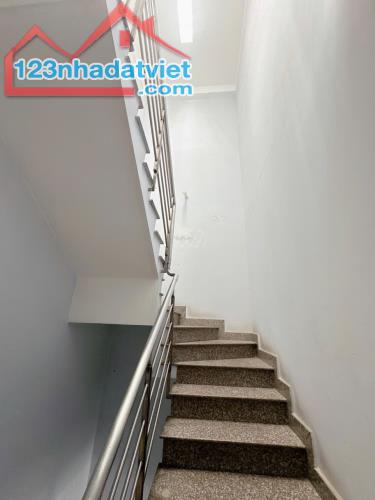 Mặt tiền cư xá Bùi Minh trực P5Q8. 47m2, 2 lầu 4 * 12. Giá 13.5 TL - 1