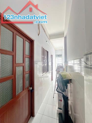 Mặt tiền cư xá Bùi Minh trực P5Q8. 47m2, 2 lầu 4 * 12. Giá 13.5 TL - 2