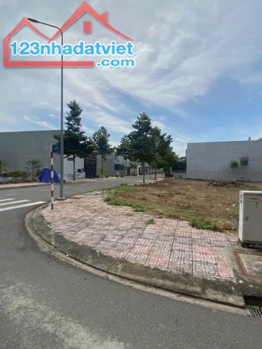 Cần ra lô đất đẹp sát KCN VSIP 3 1km giá 390tr sở hữu,nằm ngay đường Tân Hiệp 10 - Tân Uyê