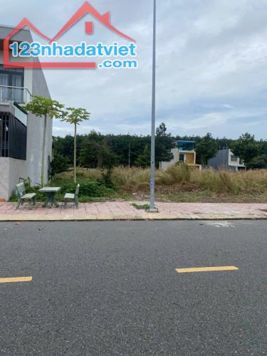 Cần ra lô đất đẹp sát KCN VSIP 3 1km giá 390tr sở hữu,nằm ngay đường Tân Hiệp 10 - Tân Uyê - 1