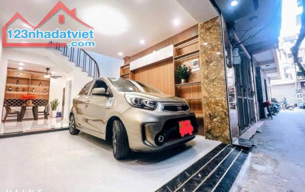 Bán nhà riêng Gara ô tô tại đường Giải Phóng , 45m × 5 tầng , Đẹp Long Lanh ,  Giá 7,9 tỷ