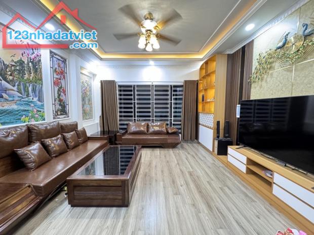 Bán nhà riêng Gara ô tô tại đường Giải Phóng , 45m × 5 tầng , Đẹp Long Lanh ,  Giá 7,9 tỷ - 2