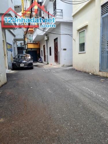 Bán nhà Phùng Khoang NTL,Ô tô tránh vào nhà - Ngõ thông kinh doanh - Lô góc - 40m - hơn 8 - 2