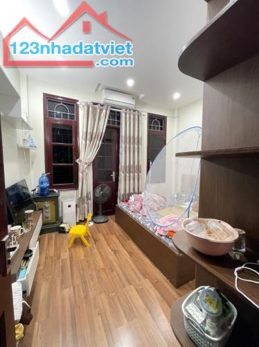 5 tỷ 1 nhà Kim Giang Thanh Liệt Thanh Trì ô tô cách 10m  + Nhà cực đẹp ngõ rộng hơn 2m - 3