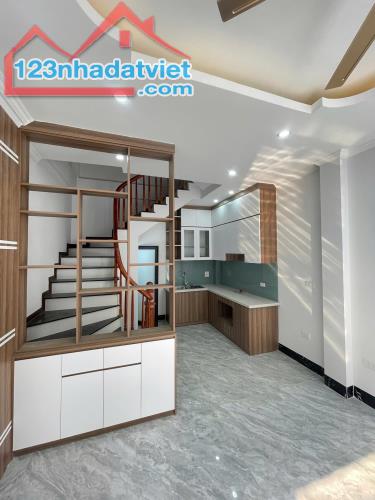 Cần Thanh Khoản Gấp – Yên Vĩnh 30m 5 Tầng Full Nội Thất. Nhỉnh 5 Tỷ
