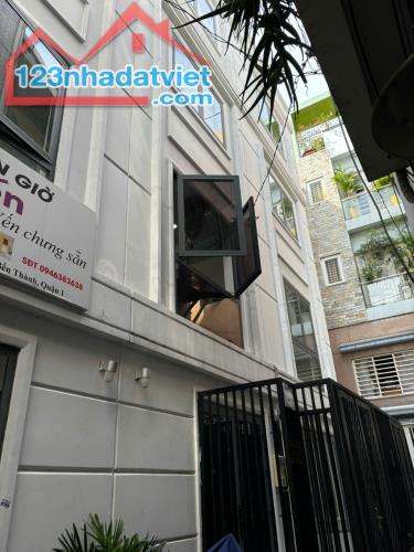 Cần bán rẻ nhà vị trí đẹp 1 trệt 3 lầu Nguyễn Thị Minh Khai Q1 TP.HCM
