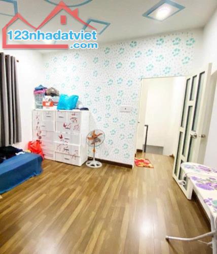 Bán nhà ĐẦU HẺM, HẺM 3m, KHU HIỆN HỮU, XE CỘ QUA LẠI TẤP NẬP, Lê Văn Lương, Quận 7. - 2