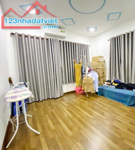 Bán nhà ĐẦU HẺM, HẺM 3m, KHU HIỆN HỮU, XE CỘ QUA LẠI TẤP NẬP, Lê Văn Lương, Quận 7. - 4