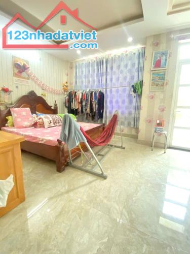 Mặt Tiền Lớn 10M, Khu P Lô, Tam Bình Thủ Đức, DT 81m2 ( 5.2 x 16 ) 4 Tầng, chỉ 6.99ty - 1