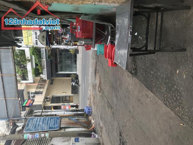 Bán nhà Bát Khối 52m2 5,6 tỷ ngõ thông, ô tô vào tận nhà, 2 thoáng - 2