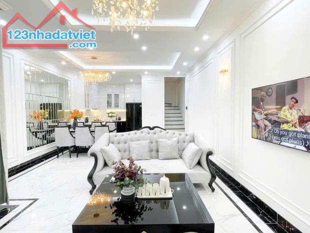 SANG CHẢNH HIỆN ĐẠI, nhà 5 tầng 60m2 mặt tiền 5m, giá chỉ hơn 15 tỷ tại Đấu Giá Mậu