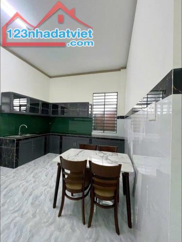 Nhà cấp 4, SHR, 124,2m2, mới keng, Tân Thông Hội, Giá 935 Triệu. - 3