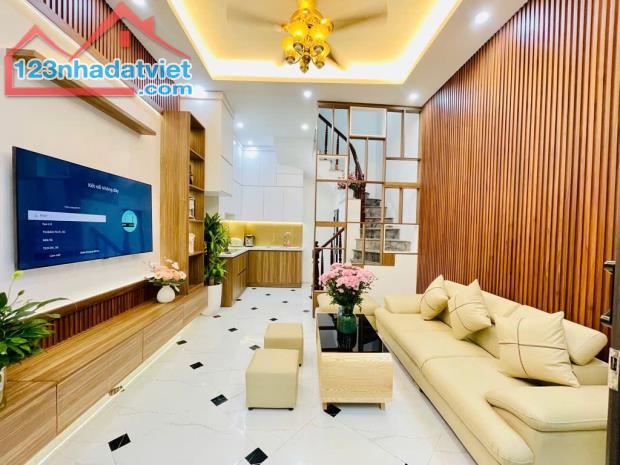 Bán nhà ĐỊNH CÔNG THƯỢNG - XÂY TÂM HUYẾT – 40M2 – chỉ 5.X tỷ - 1