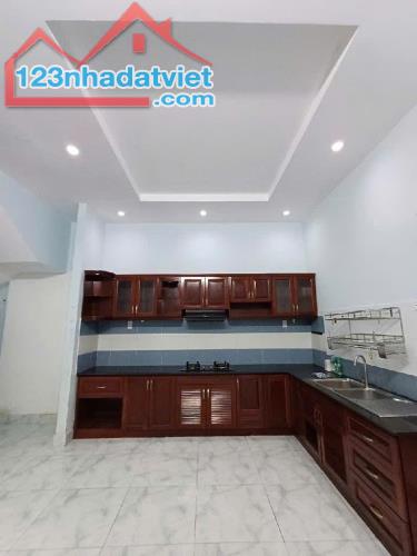 Bán nhà Quận 11, đường Âu Cơ, 55m2, 3 tầng, hẻm 5m, 8.3 tỷ - 2